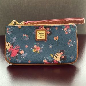 NWOT Disney Dooney & Bourke Minnie Mouse Clutch